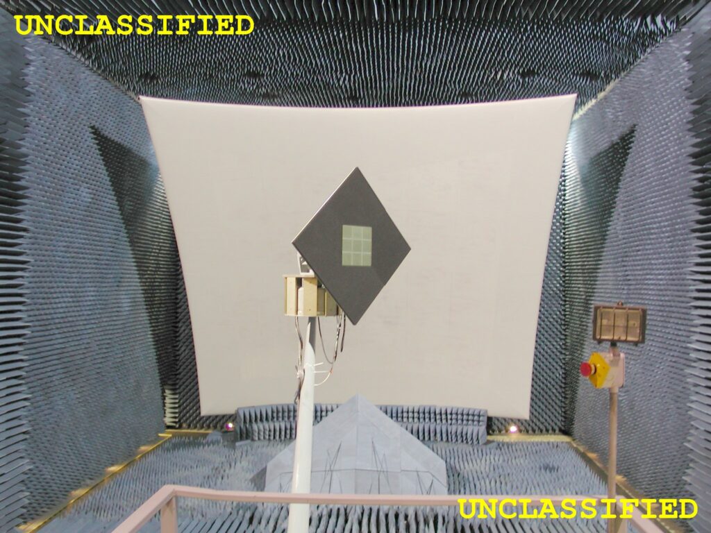 Broadband Notch-Radiator-Based Array Antennas 2 C430001tar01 2