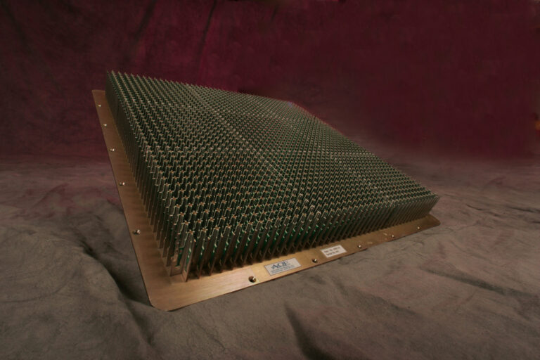 Broadband Notch-Radiator-Based Array Antennas 1 WB 1 38 scaled 1